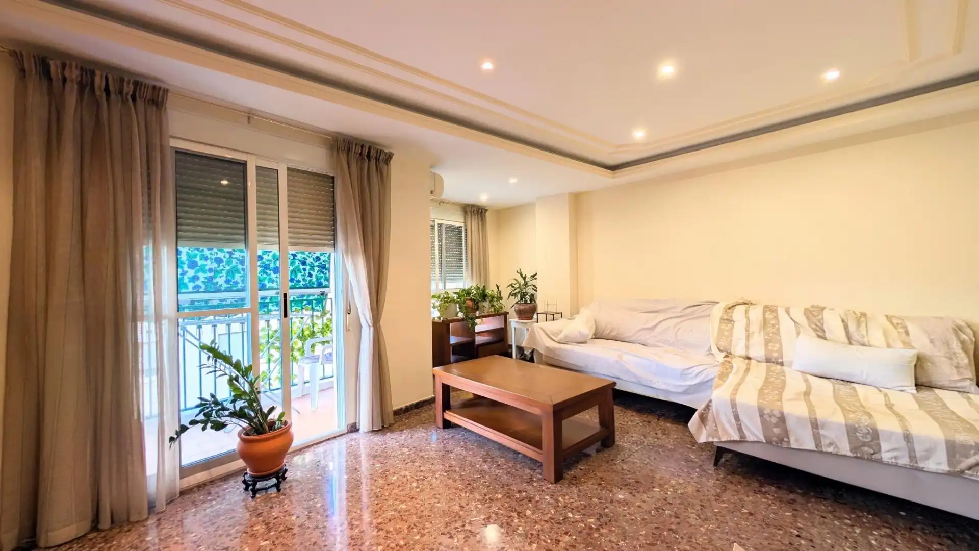 Living room of Flat for sale in Elche / Elx  with Air Conditioner and Balcony