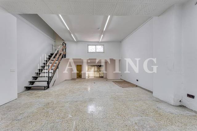 Local comercial en Alquiler en Carrer Vallespir en Sants