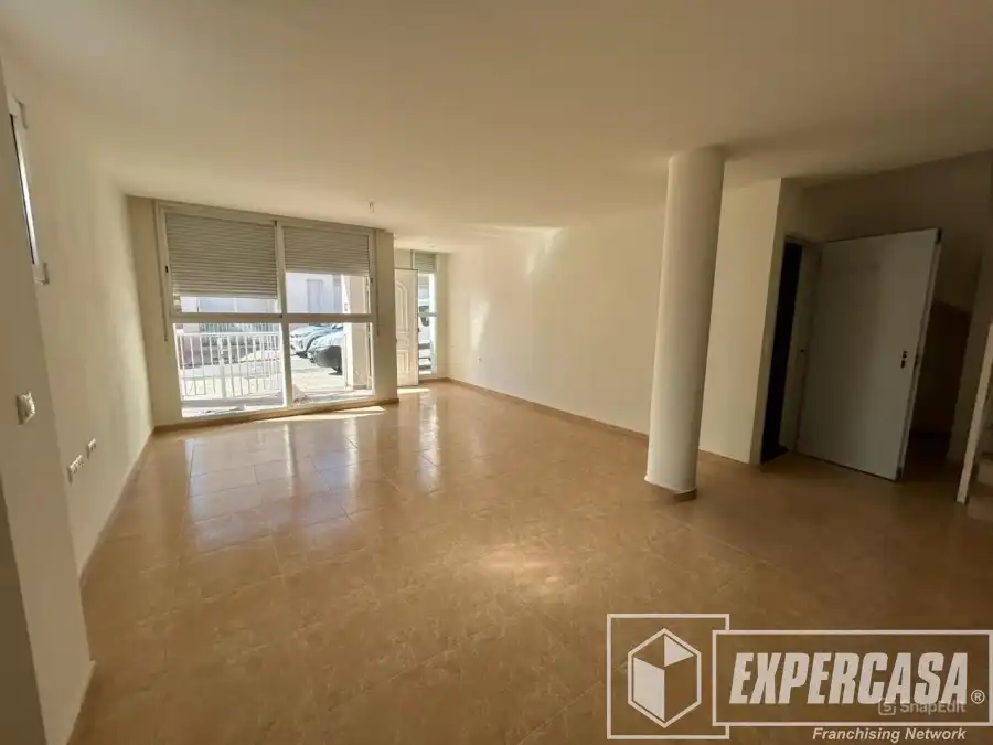 Sala de estar de Casa adosada en venta en Marines con Terraza
