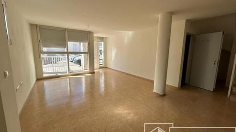 Foto 2 de Casa adosada en venta en Calle Miguel Hernández, 13, Marines, Valencia
