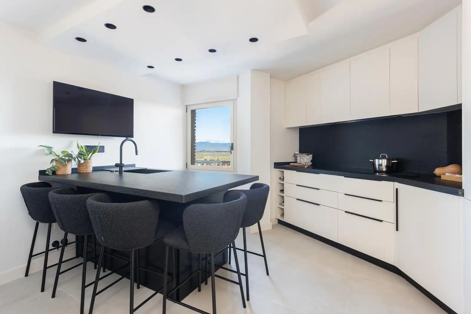 Cocina de Ático en venta en Figueres con Terraza y Amueblado