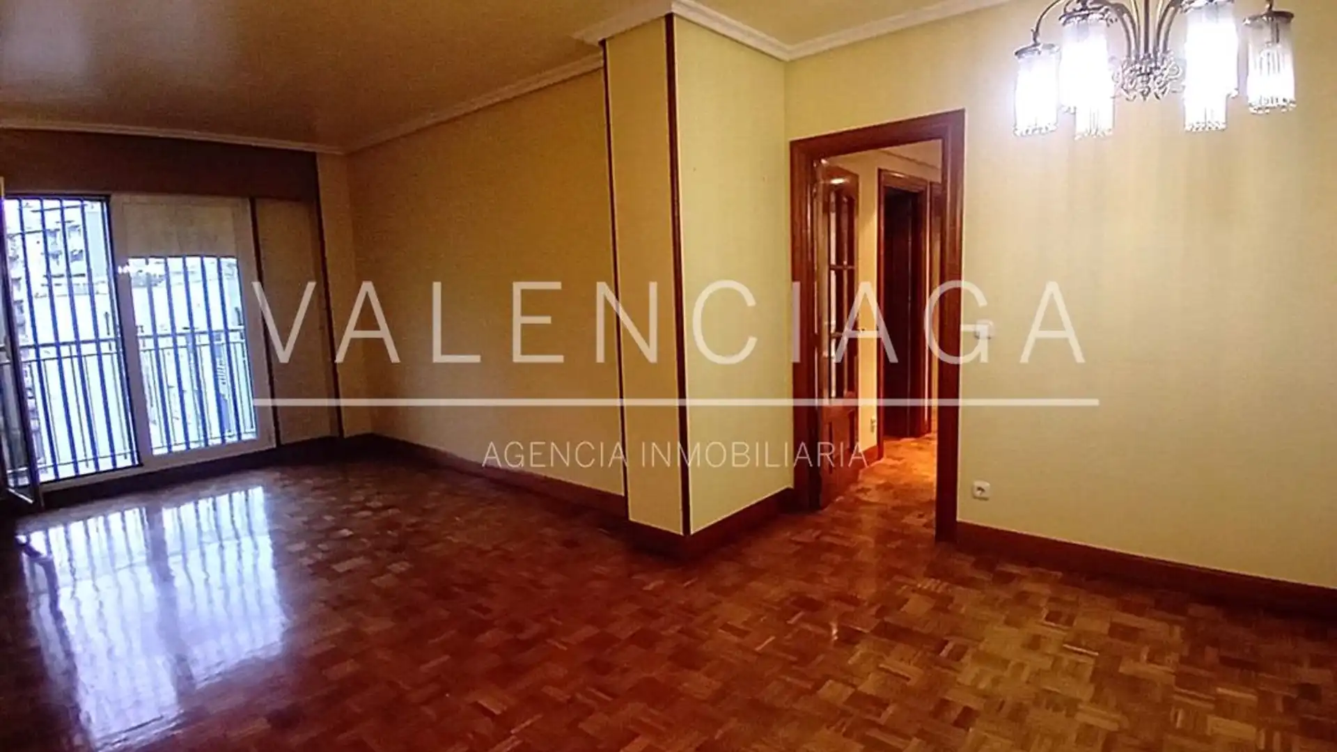 Piso en venta en Donostia - San Sebastián  con Calefacción, Jardín privado y Balcón