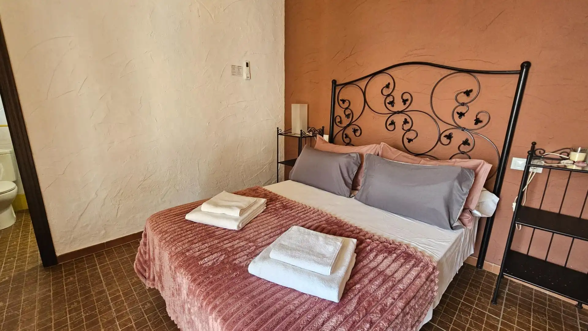 Habitación de Edificio en venta en Almodóvar del Río