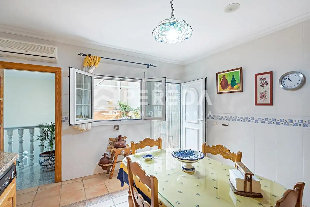 Comedor de Casa adosada en venta en Roquetas de Mar con Aire acondicionado, Jardín privado y Terraza