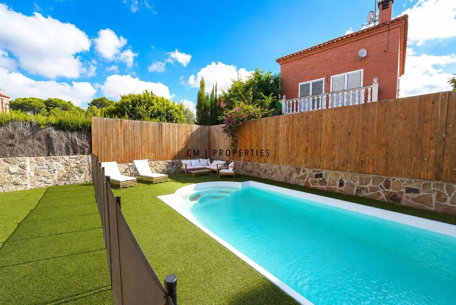 Swimming pool of Houses for sale in Moncada  with Air Conditioner, Heating and Terrace