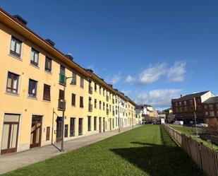 Vista exterior de Apartament en venda en Ponferrada amb Calefacció i Traster