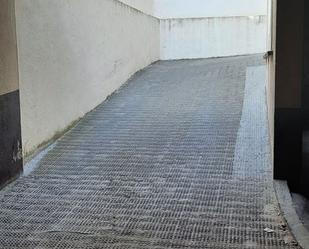 Garatge de lloguer a Pasaje de la Remonta, Valdeacederas