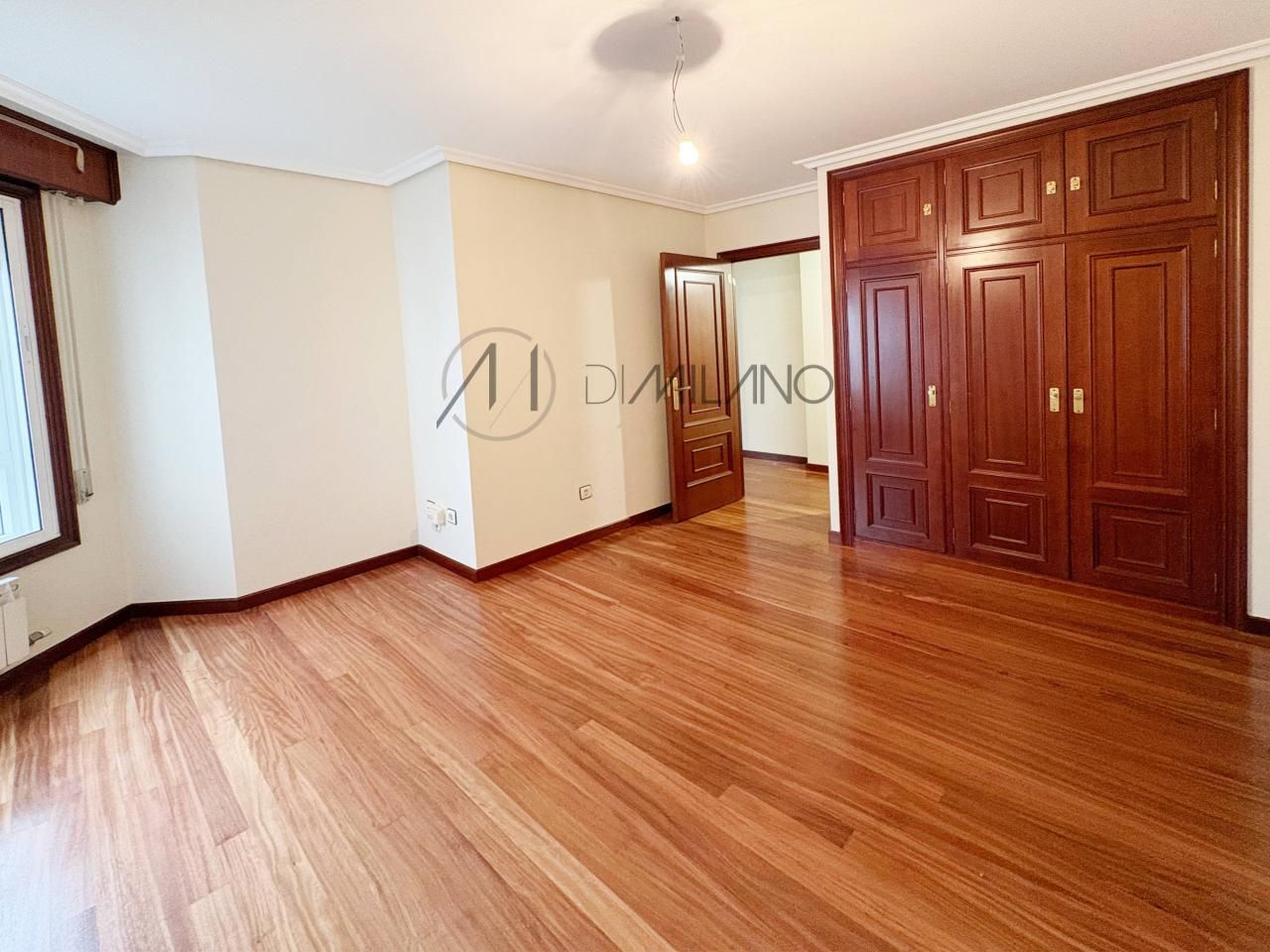 Habitación de Piso en venta en Vigo  con Calefacción, Parquet y Trastero