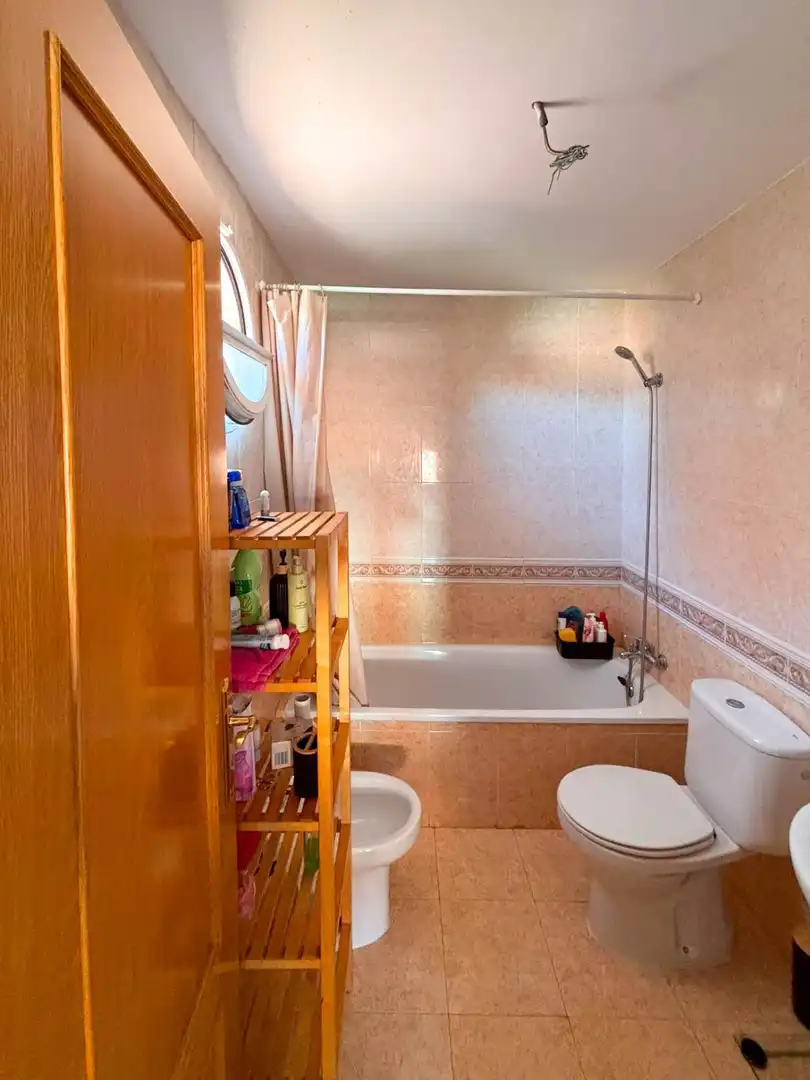 Casa aparellada en venda a Galápagos, imagen 19