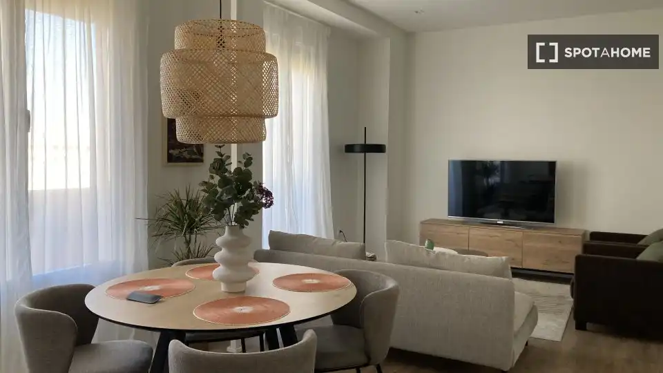 Appartamento con terrazza in affitto a L'Eixample, imagen 18