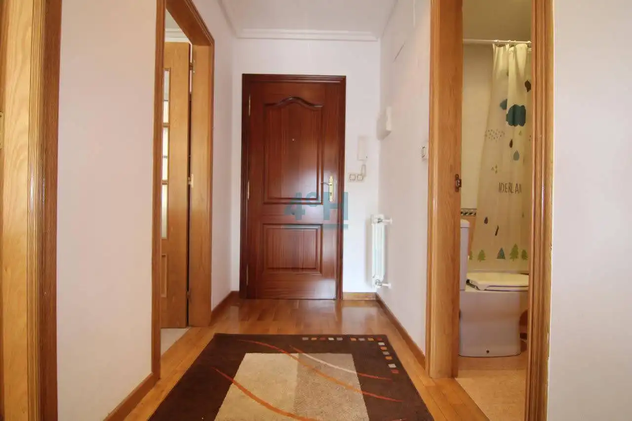 Study for rent in Ourense Capital   with Air Conditioner, Heating and Parquet flooring