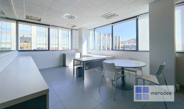 Oficina en Alquiler en Carrer de Frederic Mompou en Centre