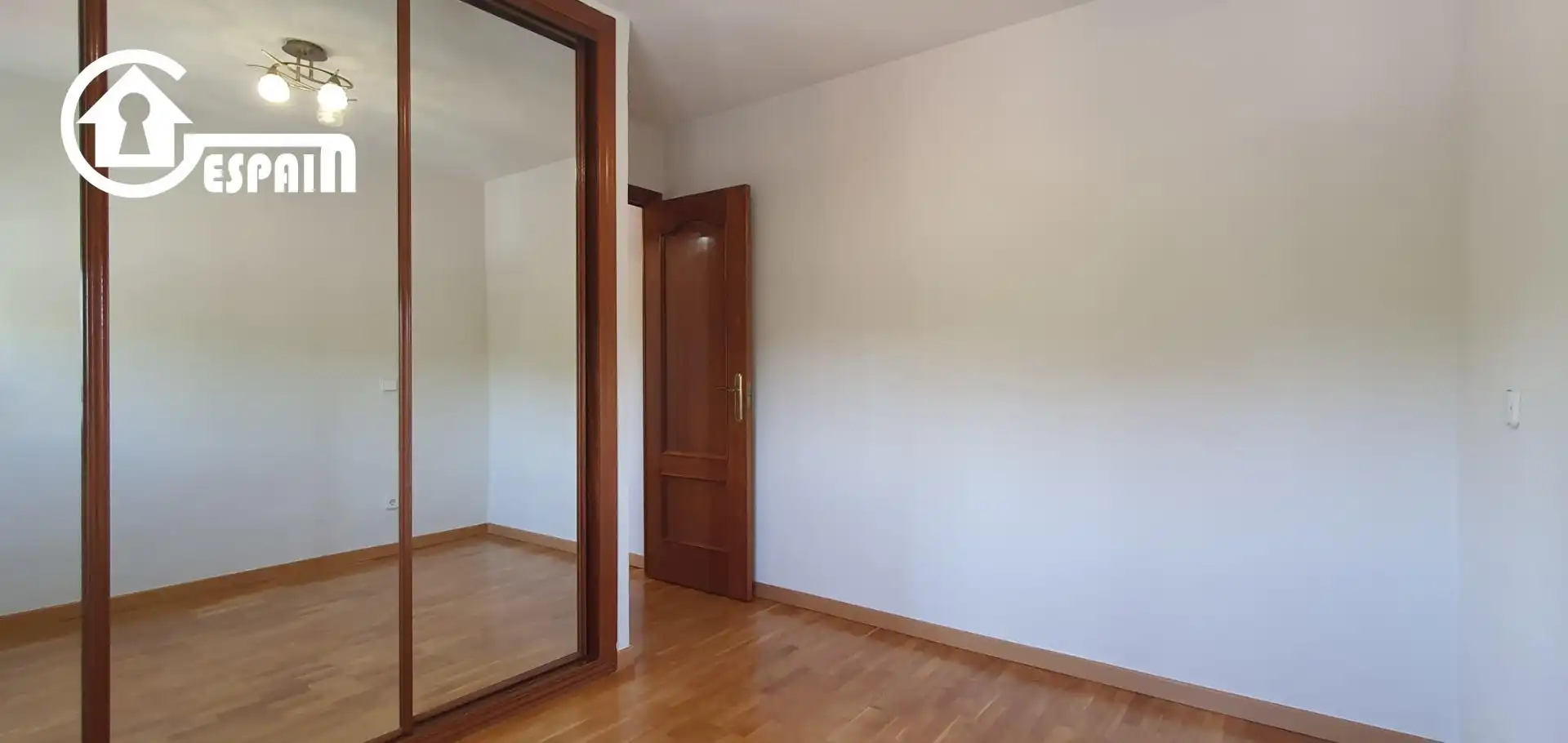 Habitación de Piso en venta en Madrid con Calefacción y Parquet