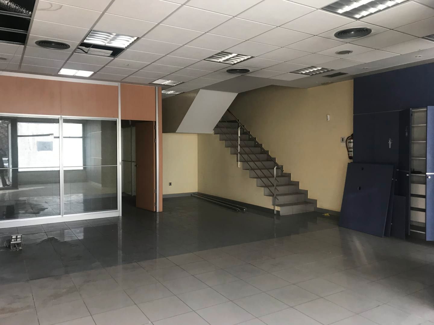 Premises for sale in La Moraleja