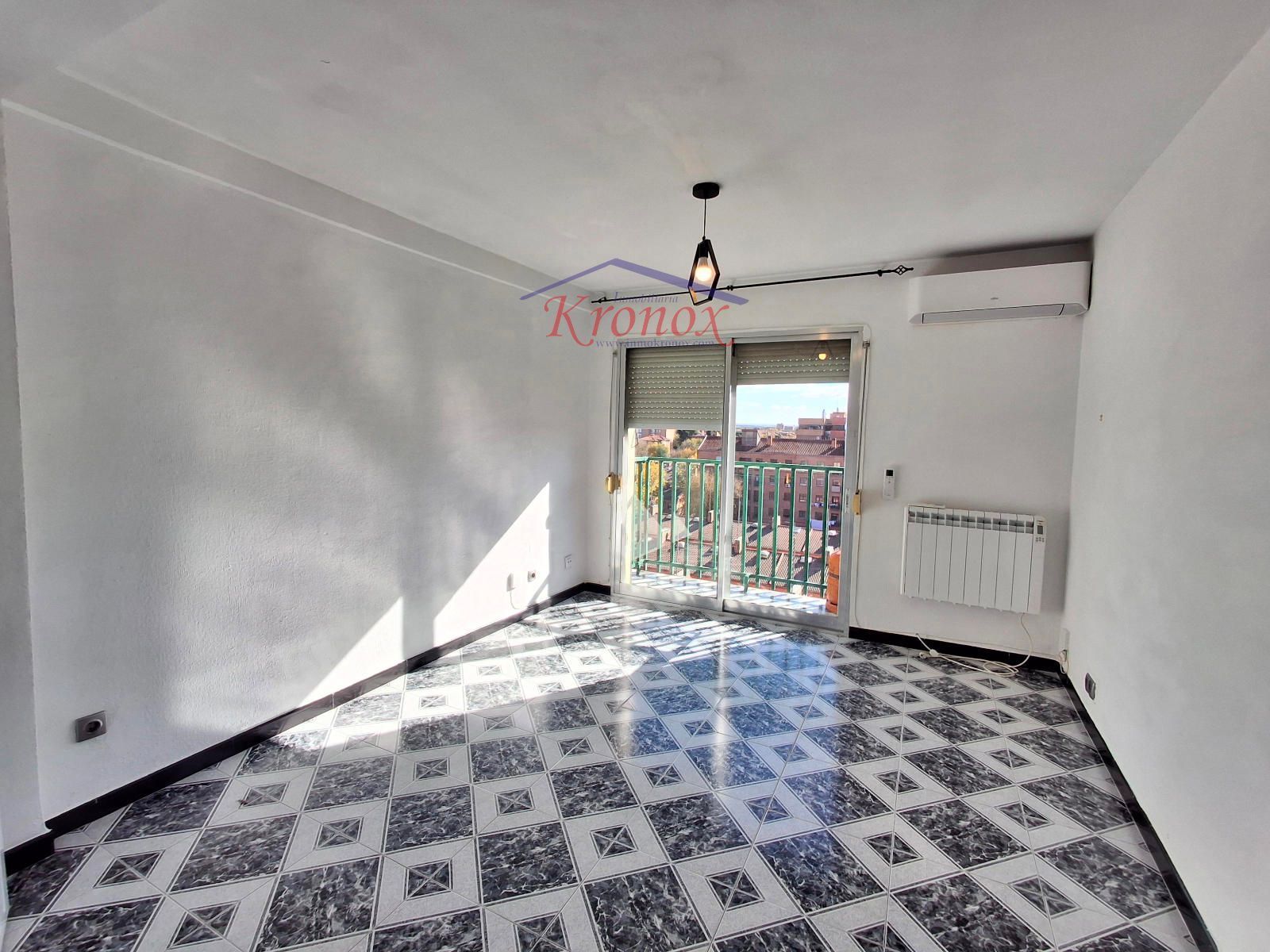 Dormitori de Àtic de lloguer en  Madrid Capital amb Aire condicionat, Calefacció i Terrassa