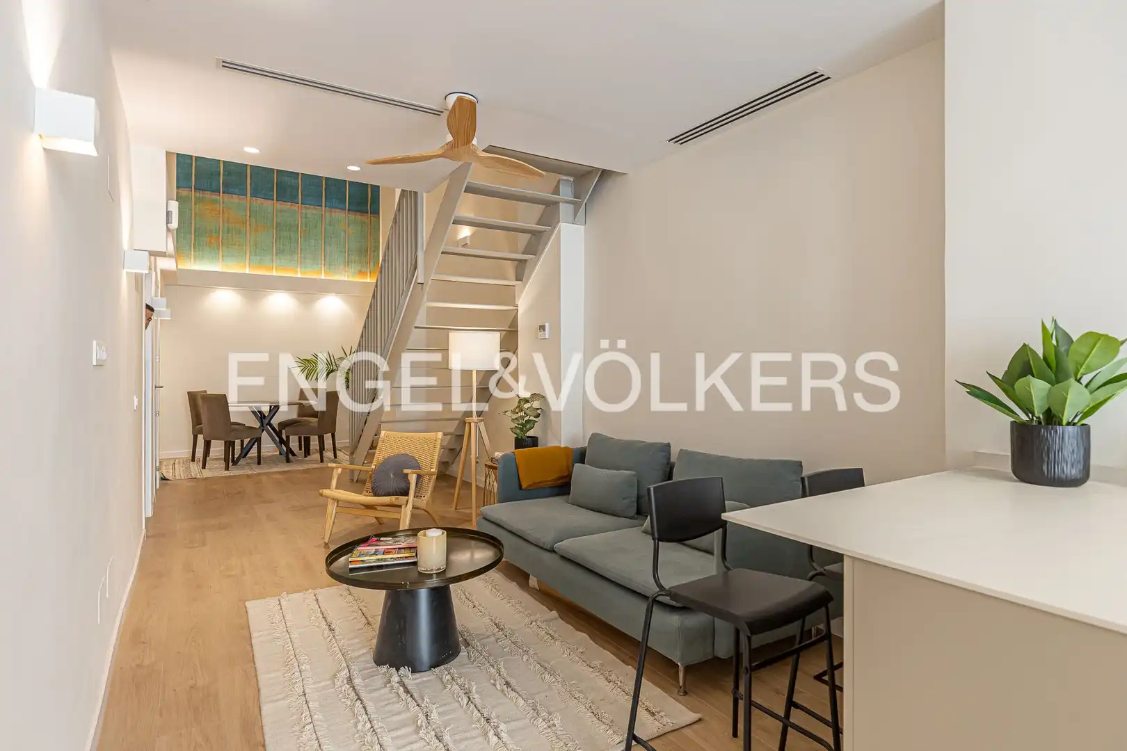 Wohnzimmer von Maisonette zum Verkauf in Madrid mit Klimaanlage, Heizung und Terrasse