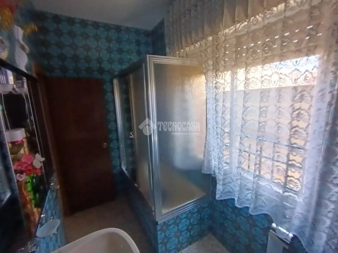 Baño de Piso en venta en Los Navalucillos con Amueblado y Balcón