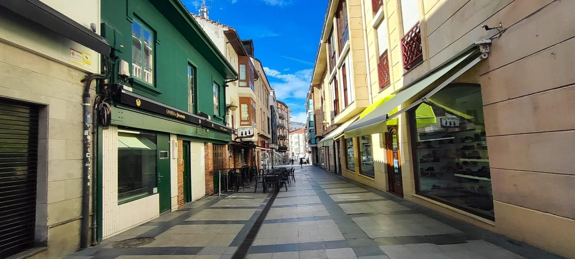 Vista exterior de Piso en venta en Torrelavega  con Terraza y Balcón