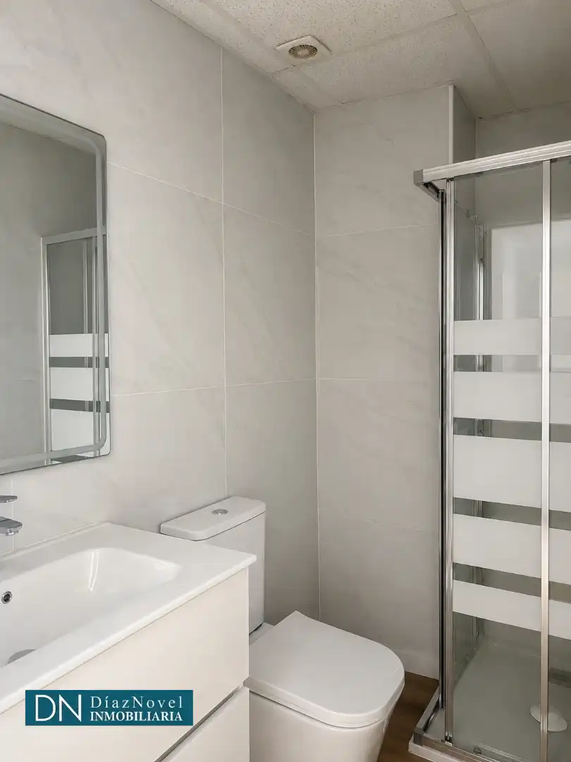 Baño de Local en venta en Málaga con Aire acondicionado, Calefacción y Parquet