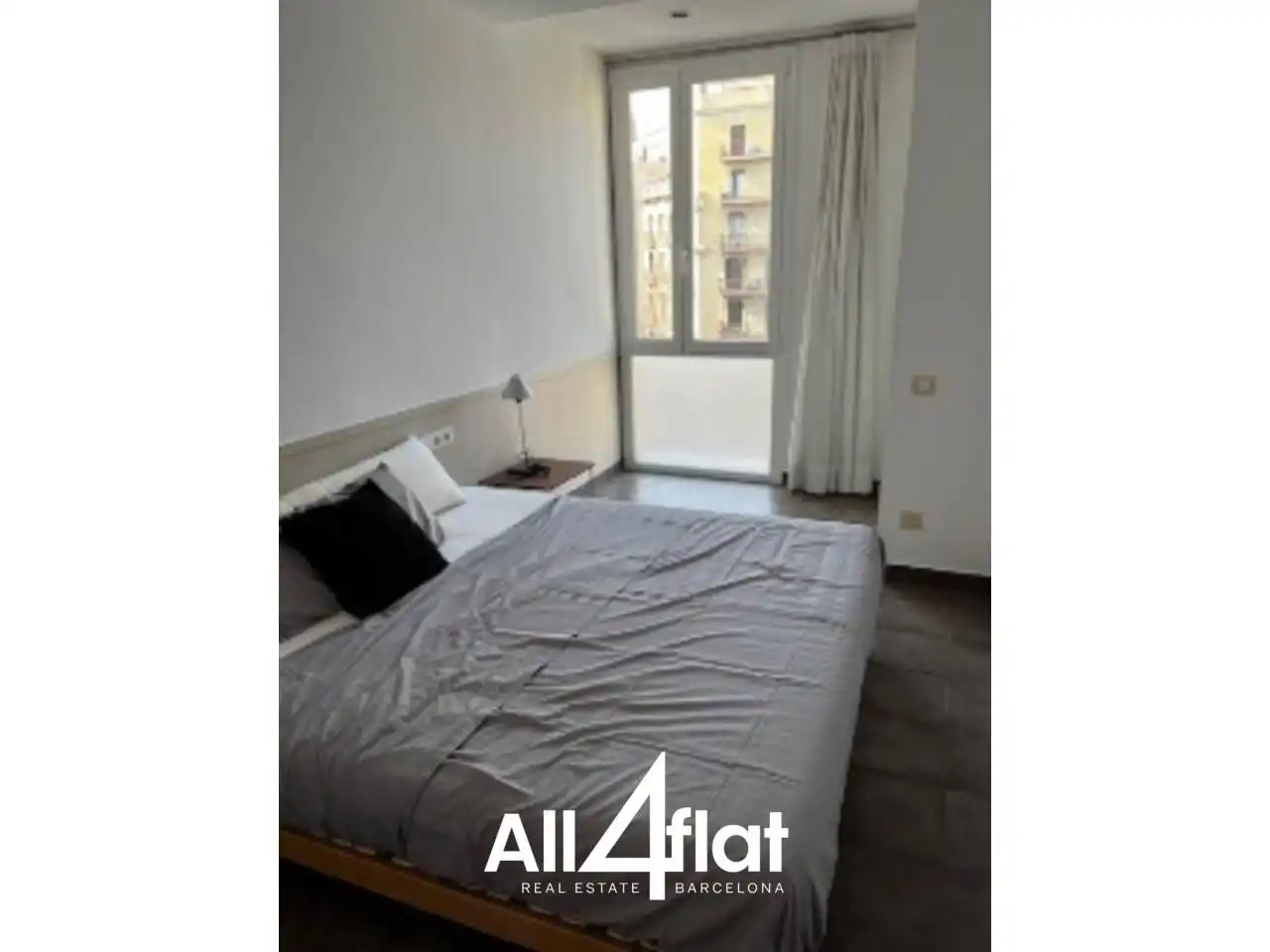Flat with lift to rent in Calle Comte d´Urgell, imagen 2