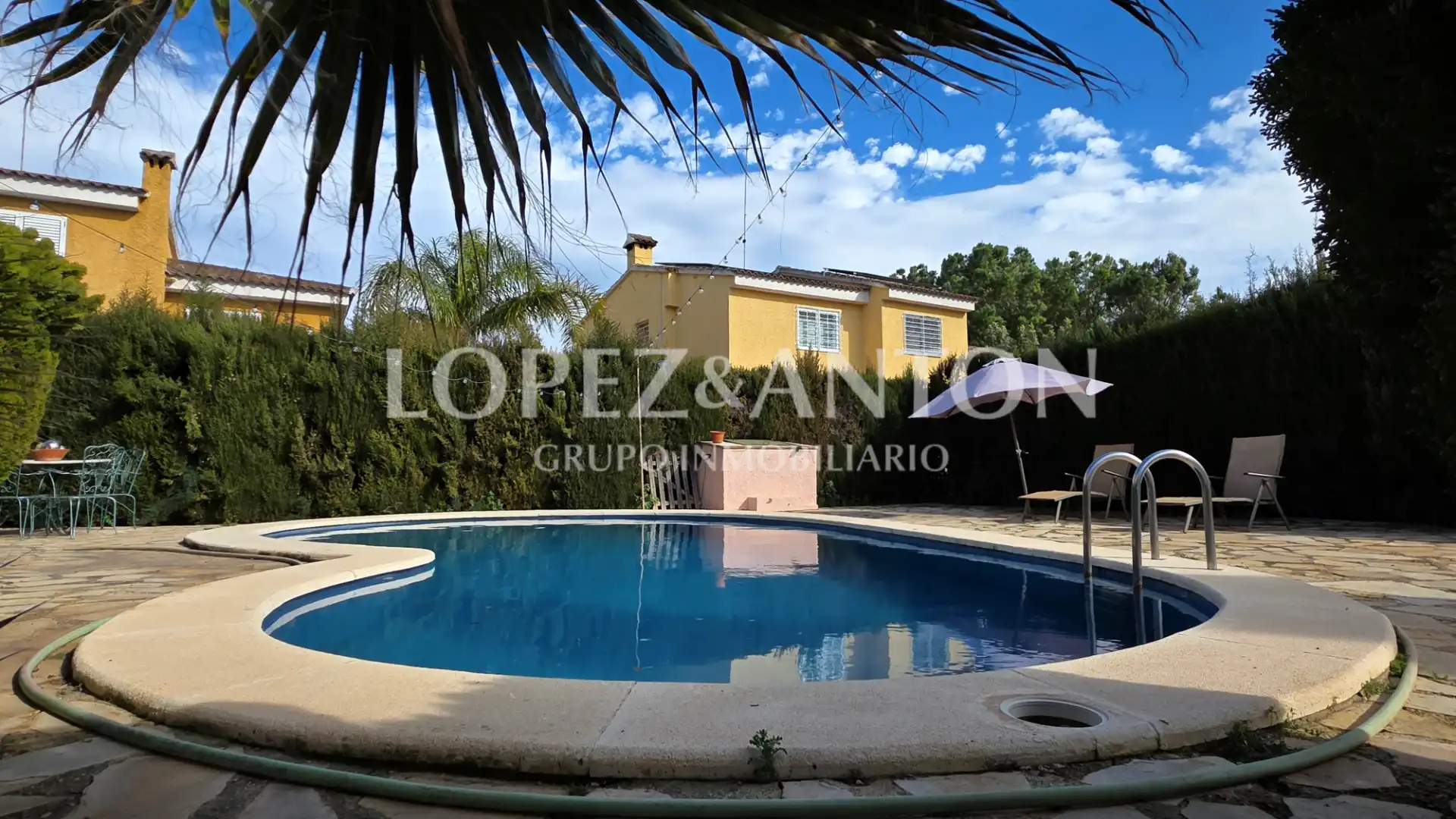 Piscina de Casa o chalet en venta en L'Eliana con Calefacción, Jardín privado y Parquet