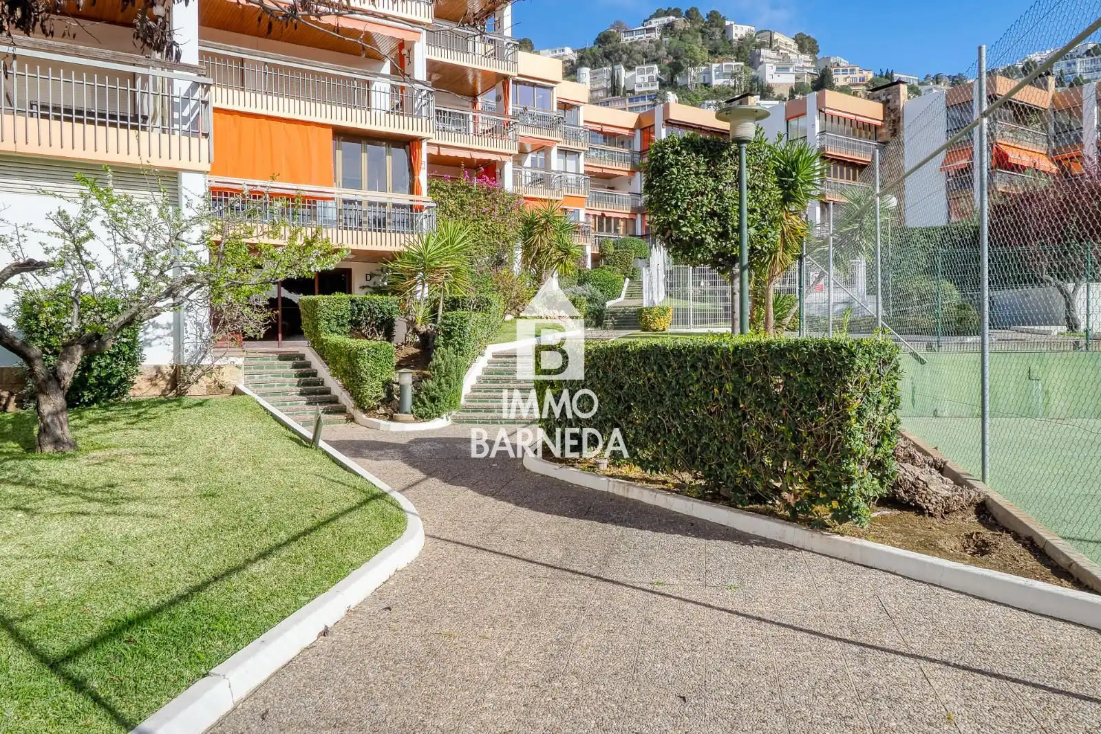 Außenansicht von Wohnung zum Verkauf in Roses mit Heizung, Terrasse und Schwimmbad