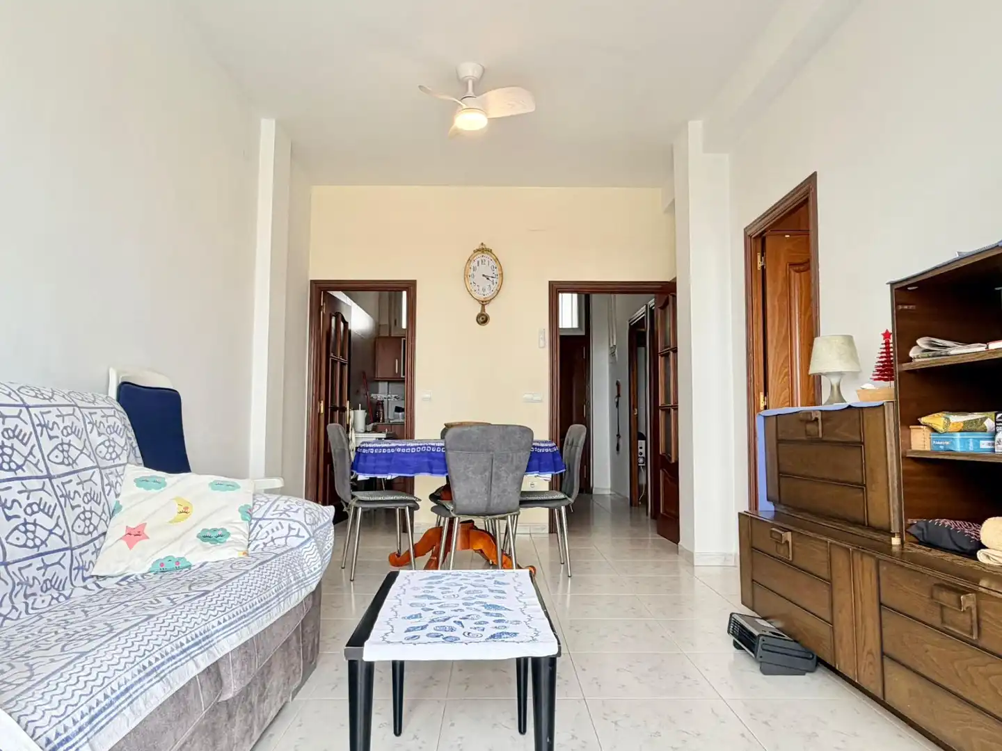 Sala de estar de Piso en venta en Cunit con Terraza, Amueblado y Piscina comunitaria