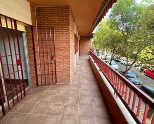 Exterior view of Flat to rent in  Córdoba Capital  with Air Conditioner and Terrace