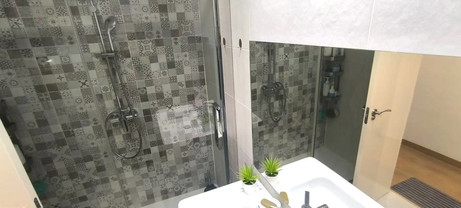 Bathroom of Flat for sale in  Logroño  with Heating and Terrace