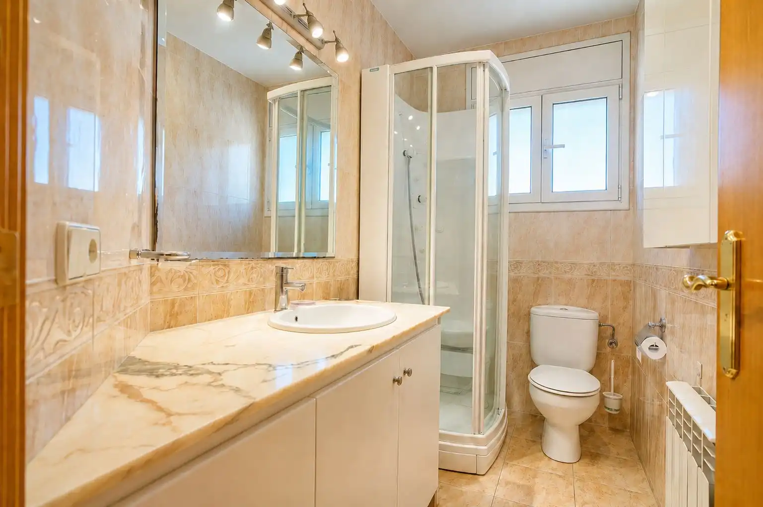 Baño de Casa adosada en venta en La Garriga con Aire acondicionado, Calefacción y Terraza