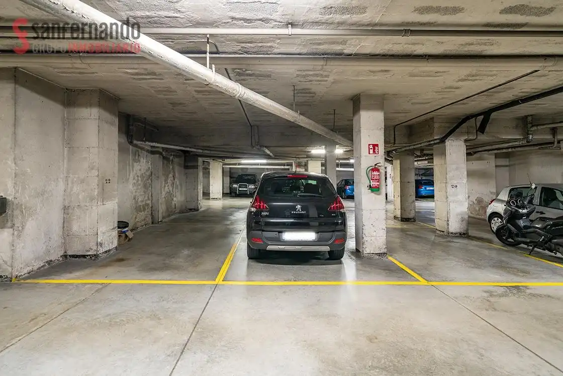 Parkplatz von Wohnung zum Verkauf in Santander mit Heizung, Parkett und Abstellraum