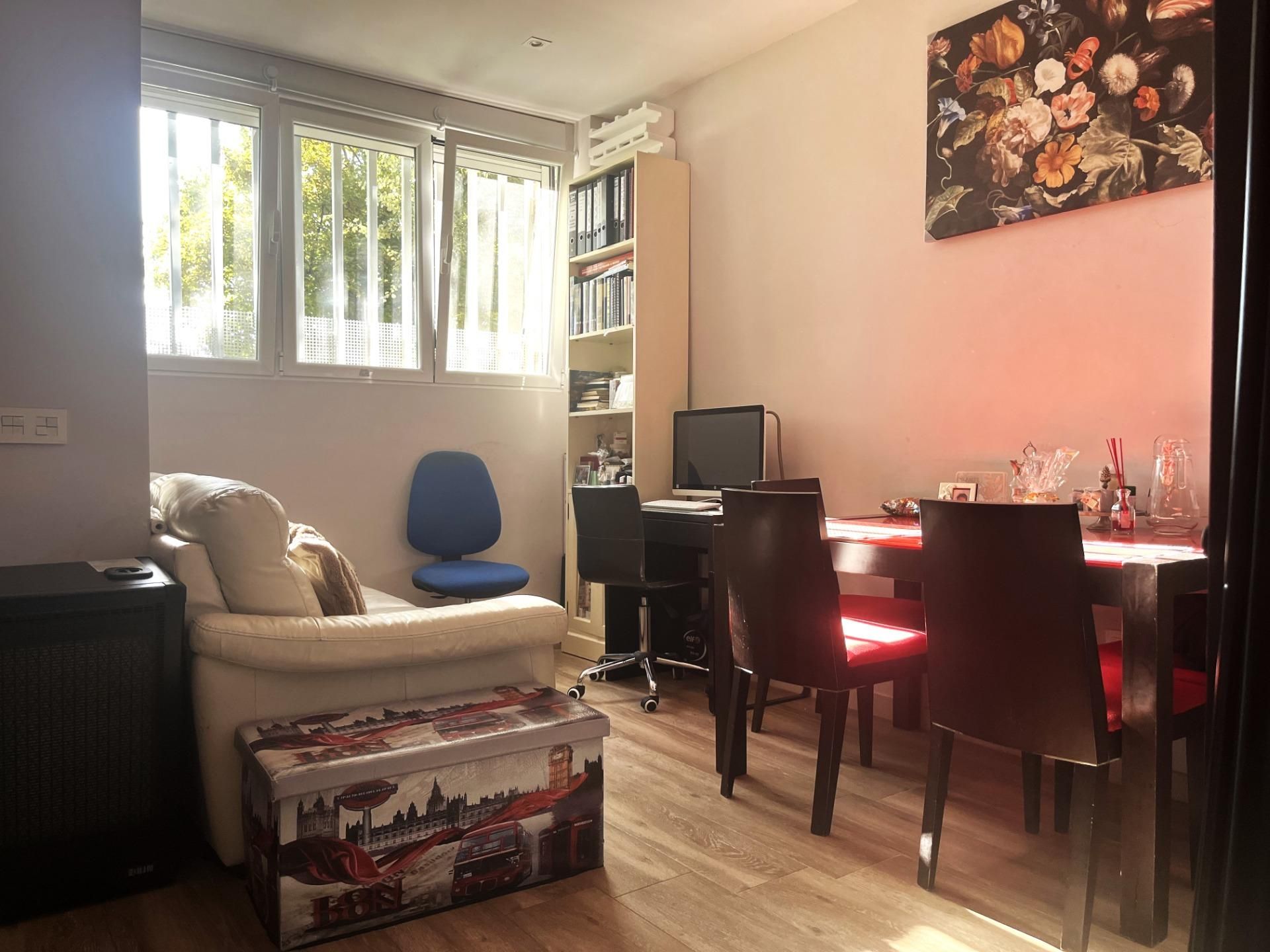 Sala d'estar de Estudi en venda en  Madrid Capital amb Aire condicionat i Calefacció