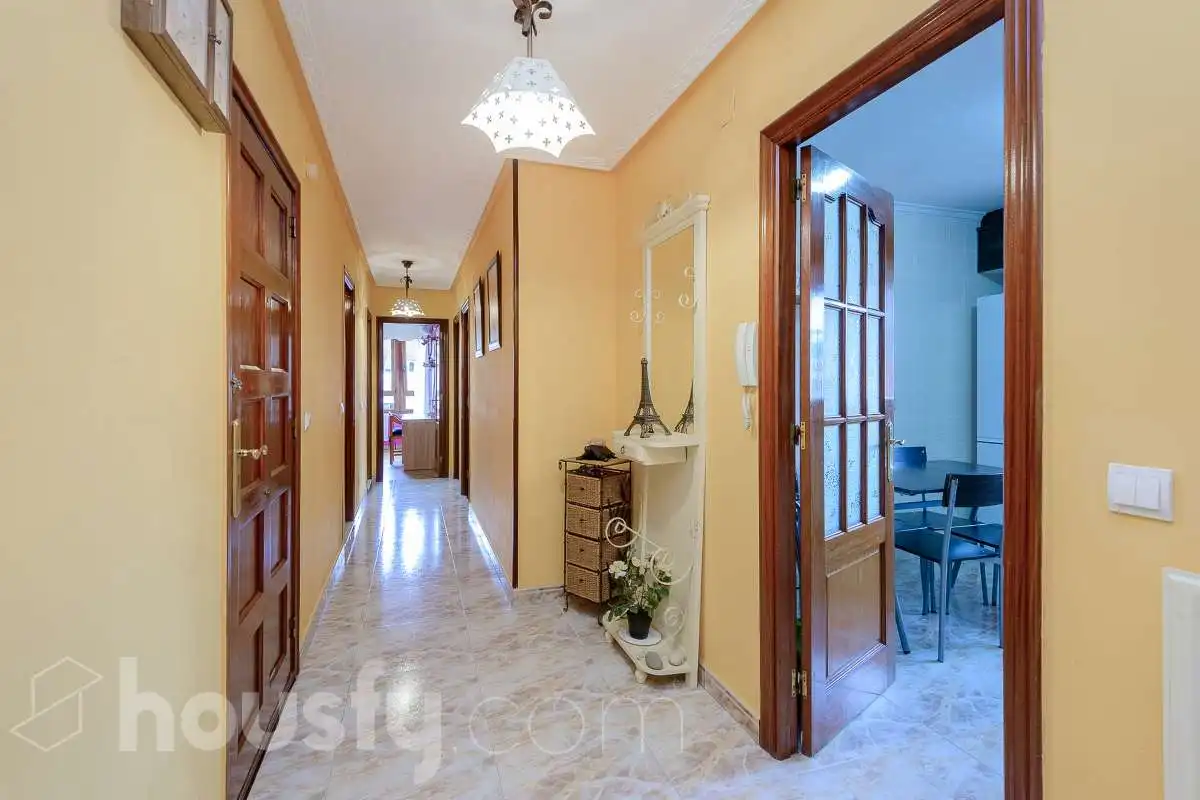 Flat for sale in Calle Mieres, Sama