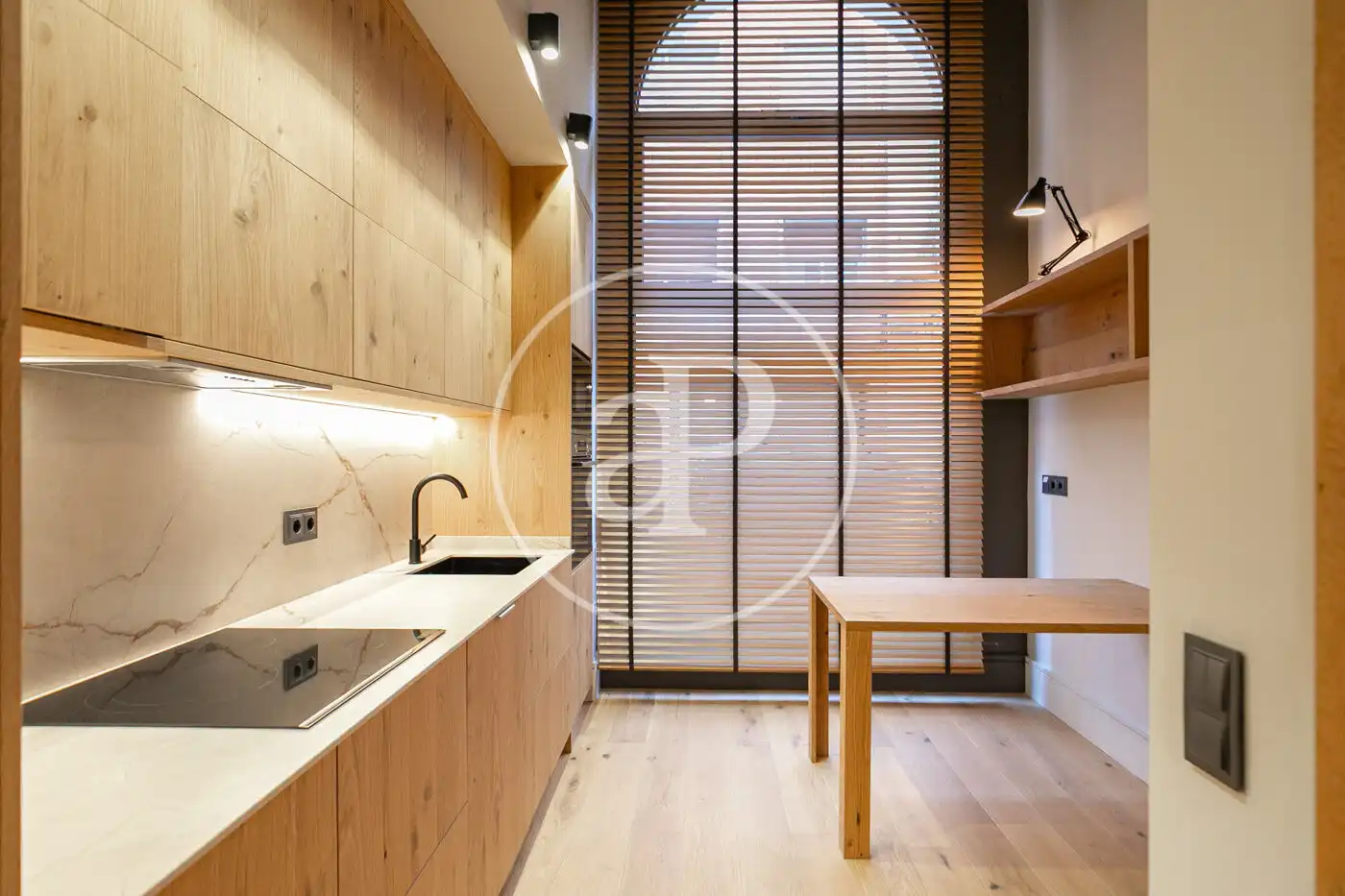 Küche von Wohnung zum Verkauf in Barcelona mit Klimaanlage, Heizung und Terrasse