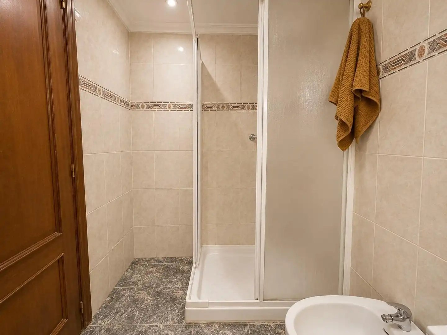 Bathroom of Flat for sale in Valencia  with Air Conditioner, Terrace and Furnished