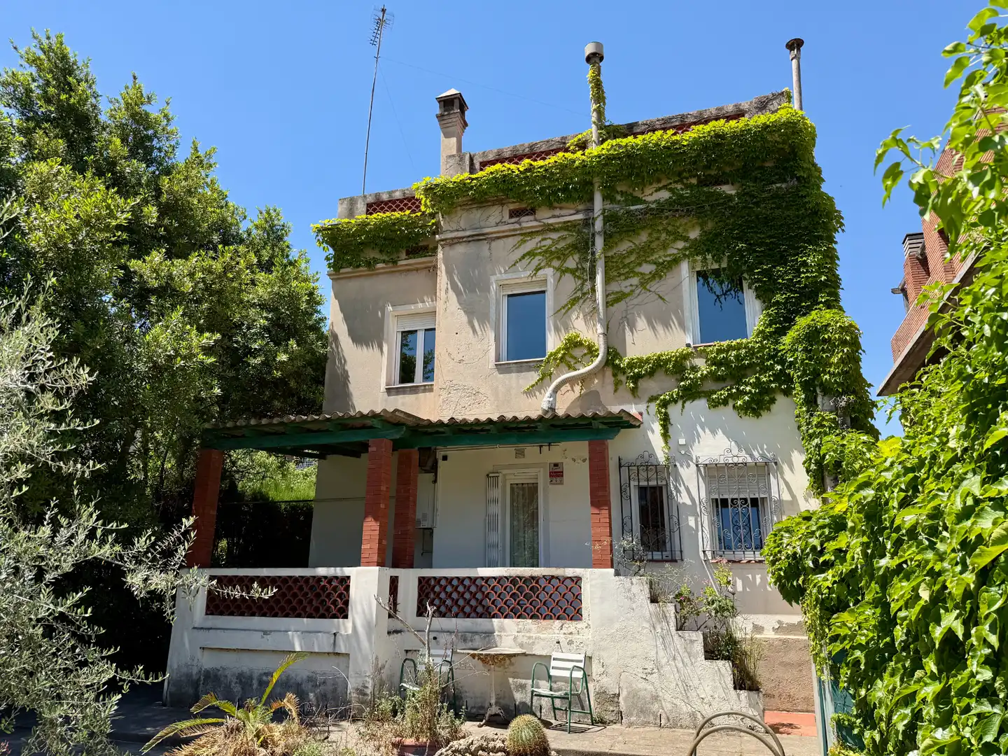 Vista exterior de Casa o chalet en venta en Barcelona con Calefacción, Jardín privado y Terraza