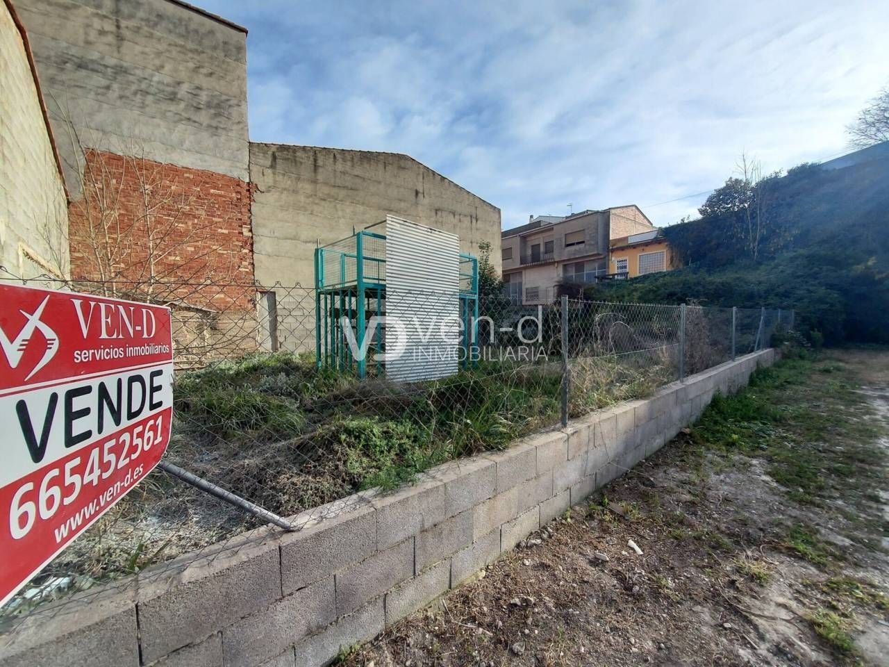 Terreno industrial en venta en Enguera