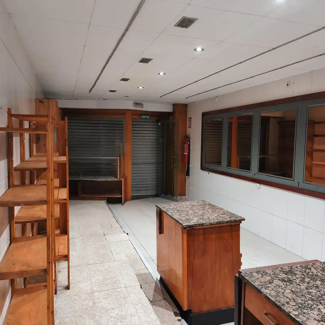 Local comercial de lloguer a Joan Prim, imagen 5