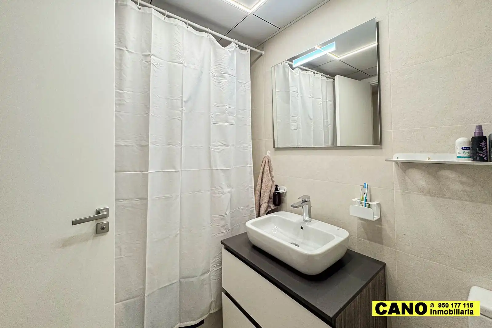 Bathroom of Flat for sale in Almería  with Terrace, Storage room and Swimming Pool