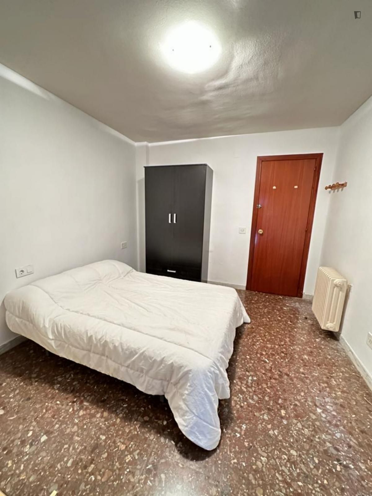 Apartment to share in Mestral