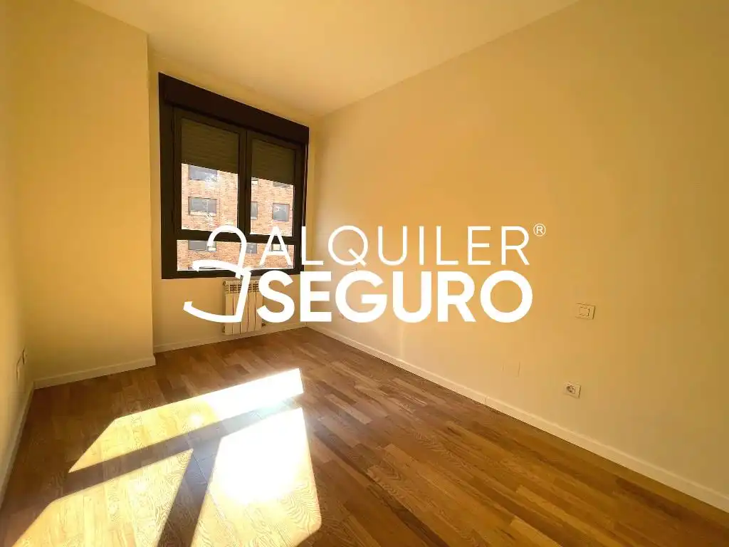 Habitación de Piso de alquiler en Madrid con Aire acondicionado, Calefacción y Trastero
