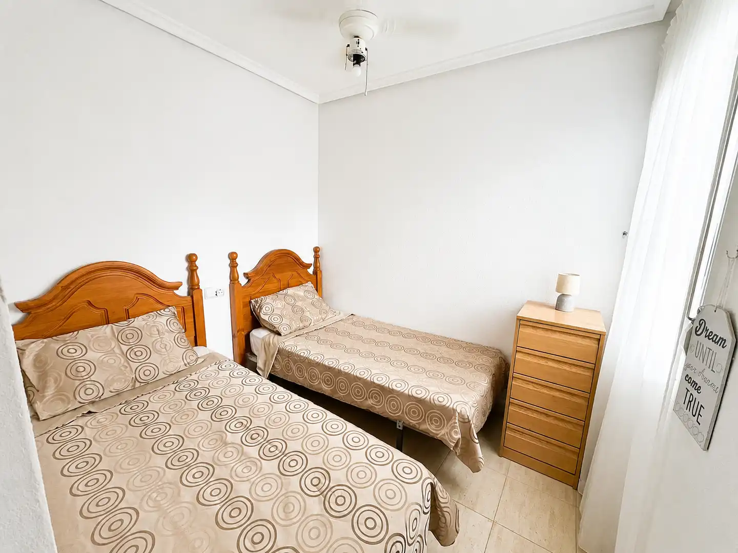 Habitación de Apartamento en venta en Orihuela con Aire acondicionado, Calefacción y Piscina