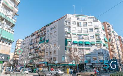 Exterior view of Flat for sale in  Granada Capital  with Terrace and Balcony