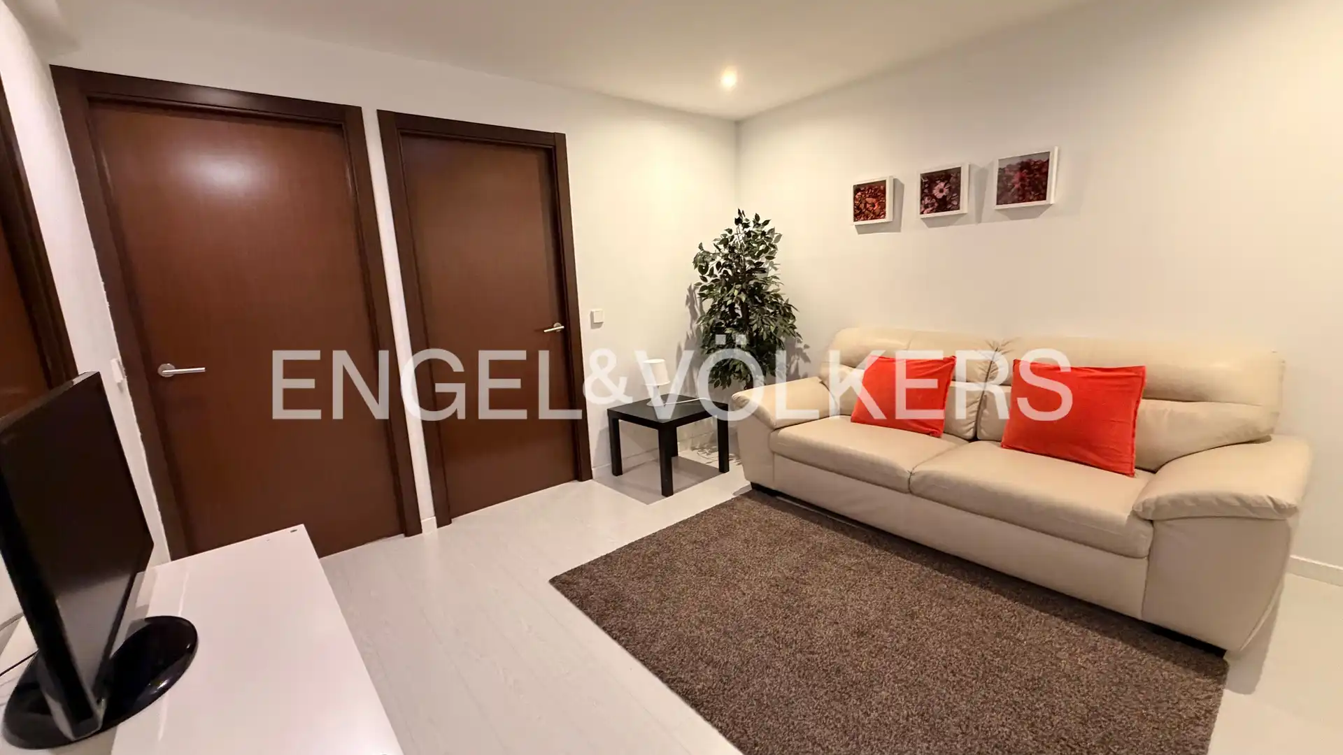 Sala de estar de Dúplex de alquiler en La Moraleja con Aire acondicionado, Calefacción y Jardín privado