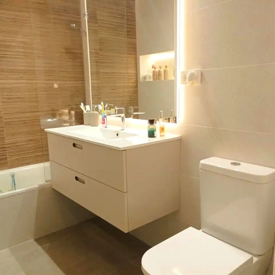 Badezimmer von Wohnung zur Miete in Madrid mit Klimaanlage, Heizung und Terrasse
