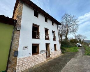 Exterior view of Single-family semi-detached for sale in Corvera de Toranzo