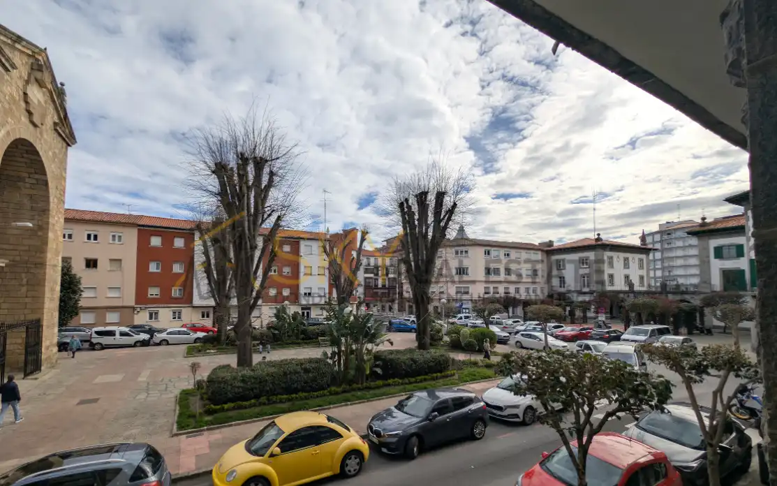 Vista exterior de Piso en venta en Castro-Urdiales