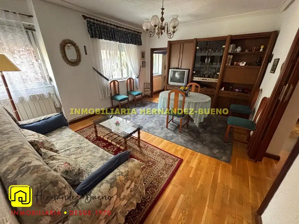 Sala de estar de Piso en venta en Salamanca con Calefacción, Trastero y Amueblado