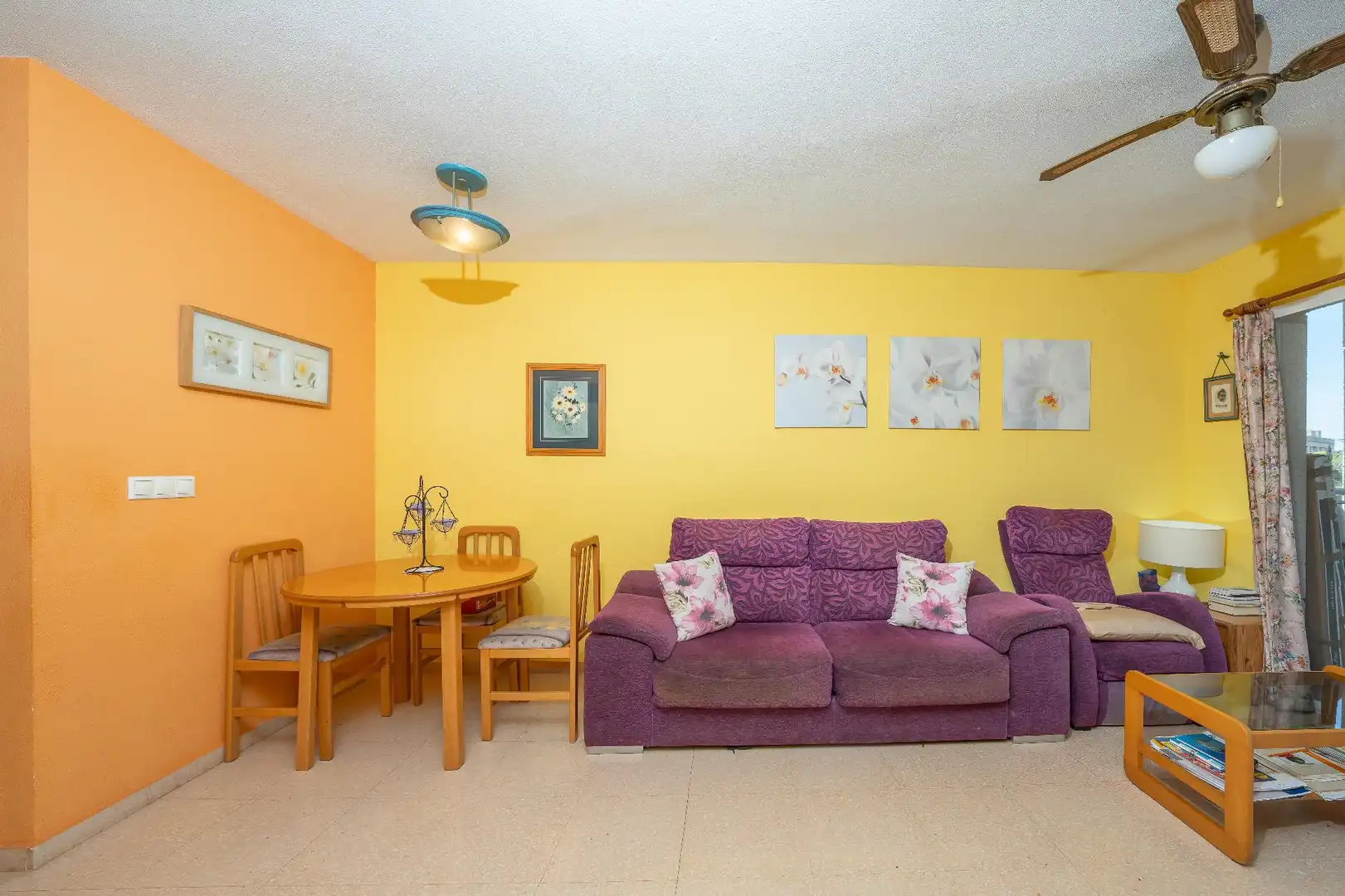 Sala d'estar de Apartament en venda en El Campello amb Jardí privat, Terrassa i Balcó