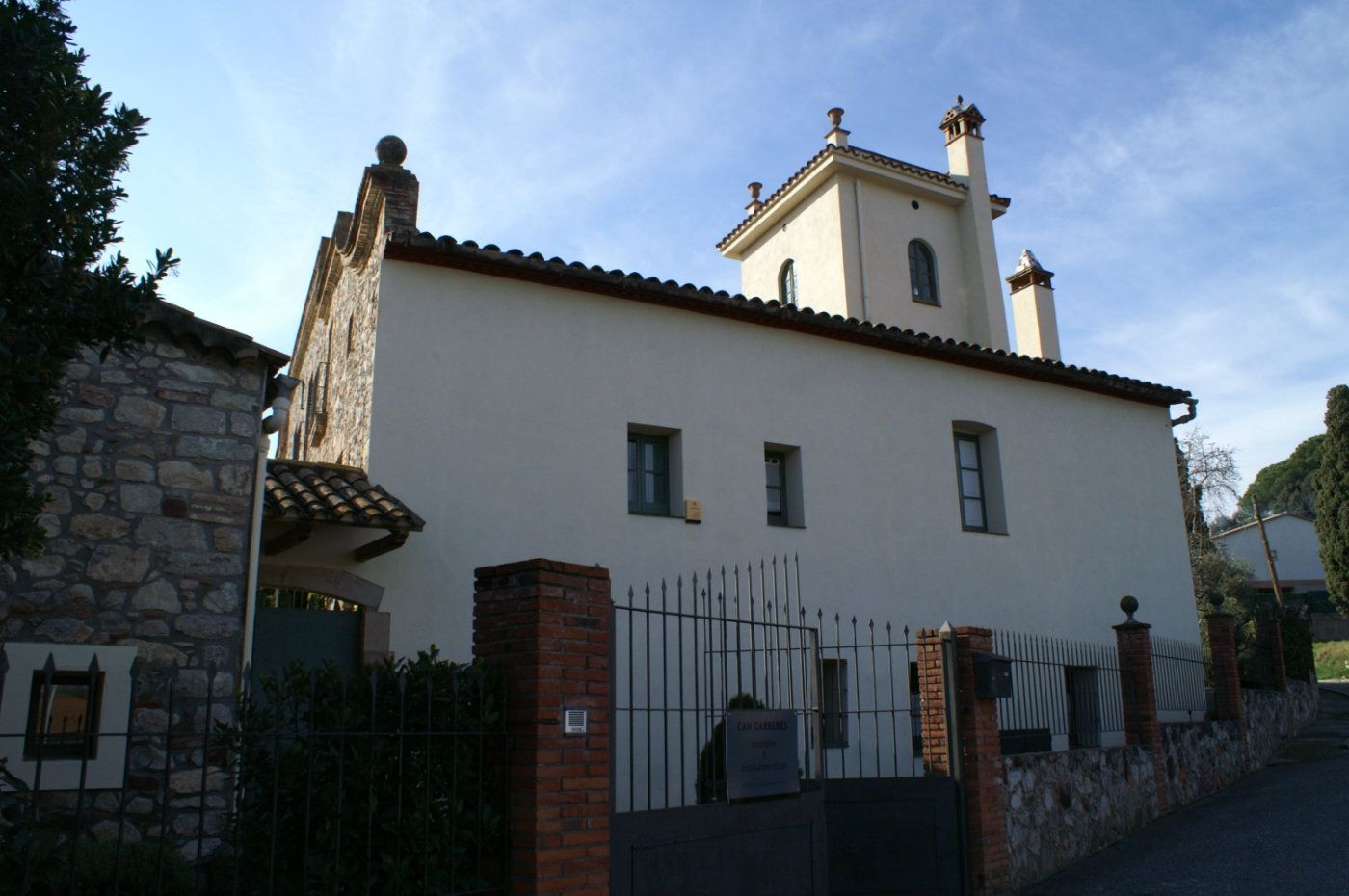 Außenansicht von Country house zum verkauf in Bigues i Riells mit Heizung, Abstellraum und Schwimmbad